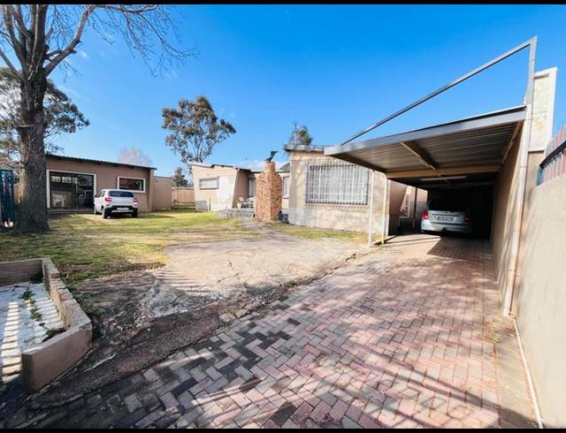 4 BEDROOM HOUSE FOR SALE IN REGENTS PARK